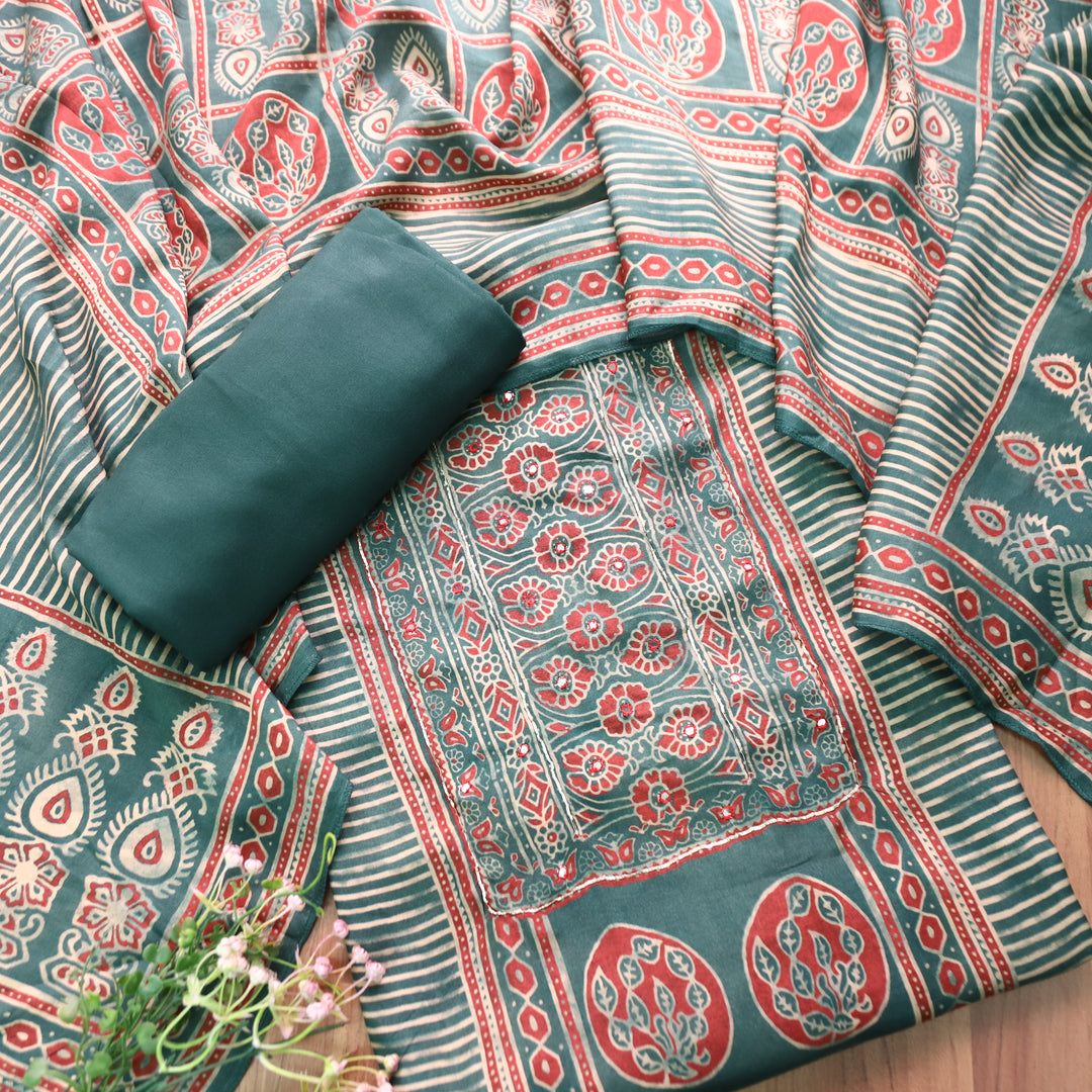 Aaroohi Sac. Green Patra Work Panel Style Ajrakh Printed Muslin Set