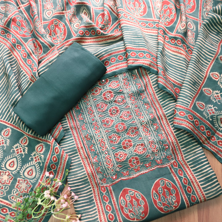 Aaroohi Sac. Green Patra Work Panel Style Ajrakh Printed Muslin Set