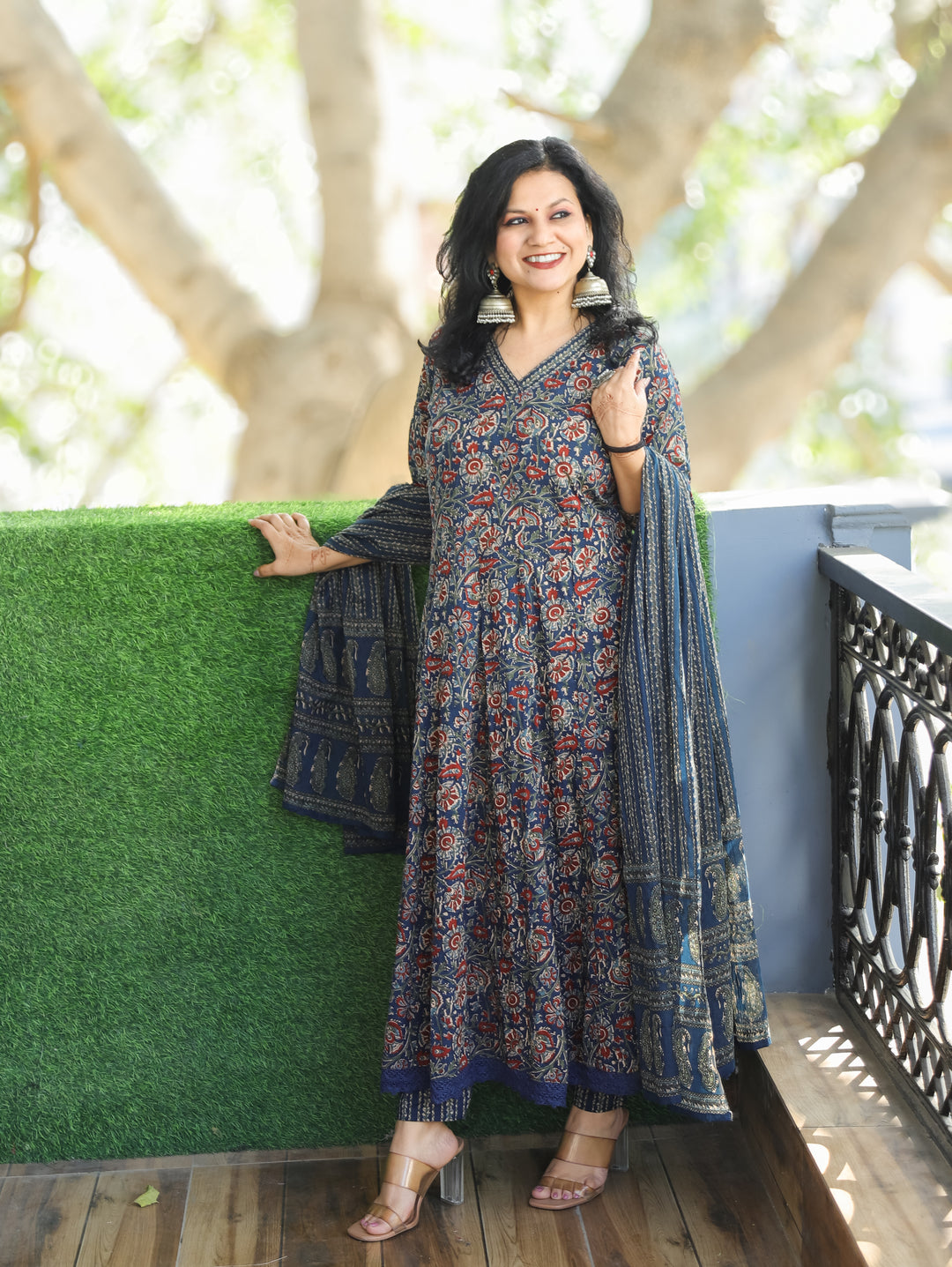 Rohini Navy Blue V Neck Kalamkari Printed Anarkali Cotton 3 Piece Set