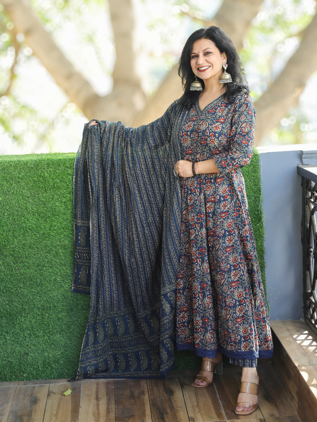 Rohini Navy Blue V Neck Kalamkari Printed Anarkali Cotton 3 Piece Set