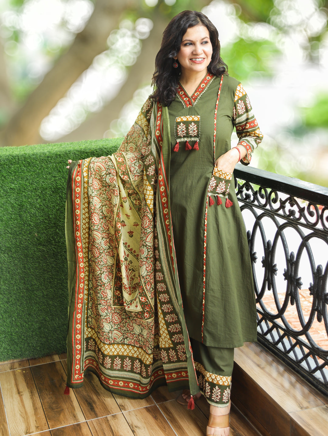 Rakshi Green V Neck Panel Style Cotton 3 Piece Set