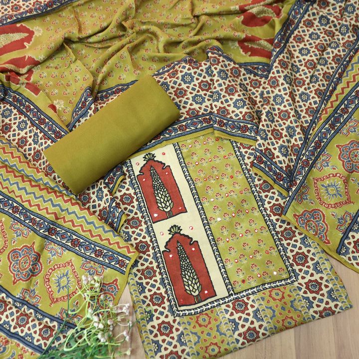 Kajol Fern Green Mughal Digital Panel Style Print Muslin Set