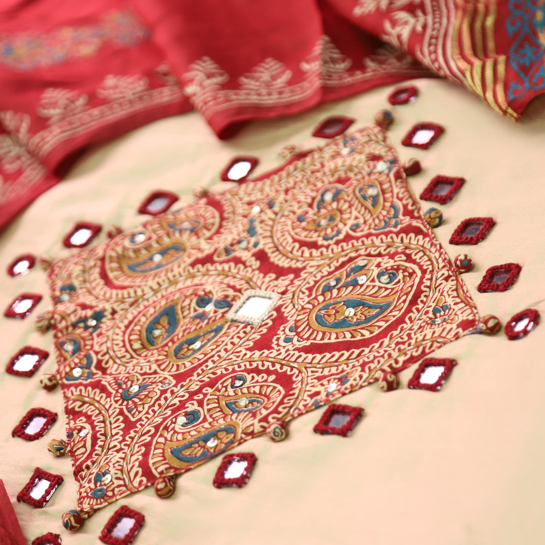 Nigahein Cream Beige Mirror Work Applique Kalamkari Print Patch Jam Cotton Set