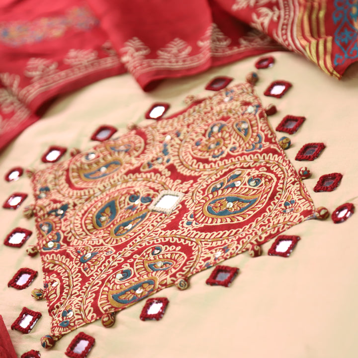 Nigahein Cream Beige Mirror Work Applique Kalamkari Print Patch Jam Cotton Set