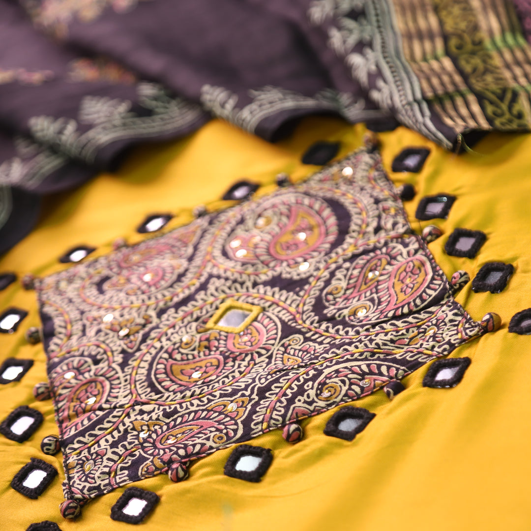 Nigahein Beetle Yellow Mirror Work Applique Kalamkari Print Patch Jam Cotton Set
