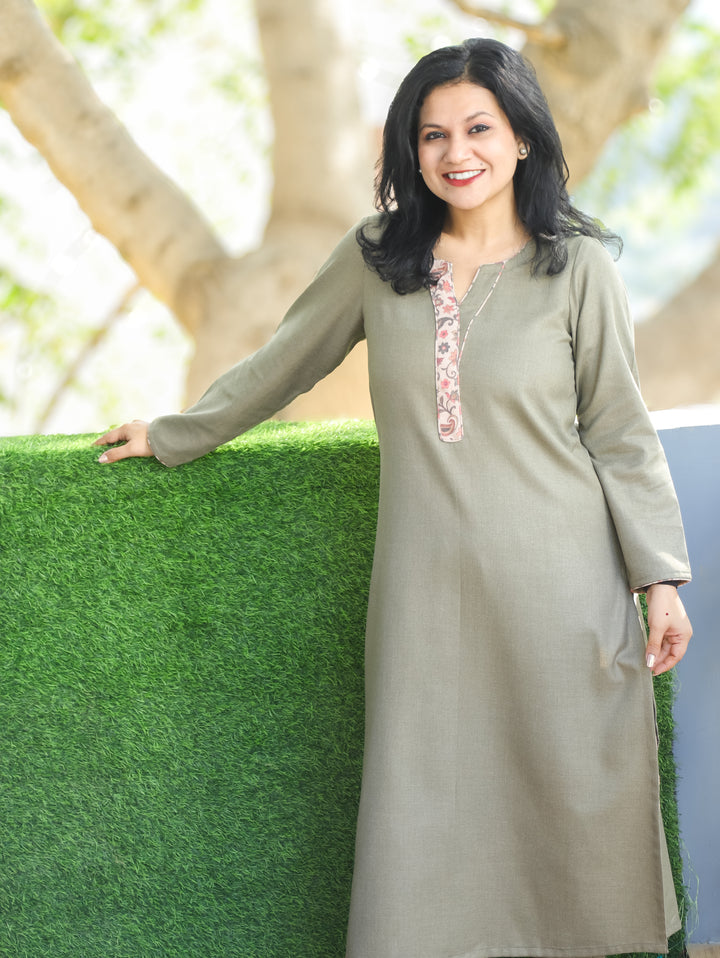 Saanchi Tan Hazel Round Neck Patch with Piping Semi Pashmina Winter 2 Piece Set