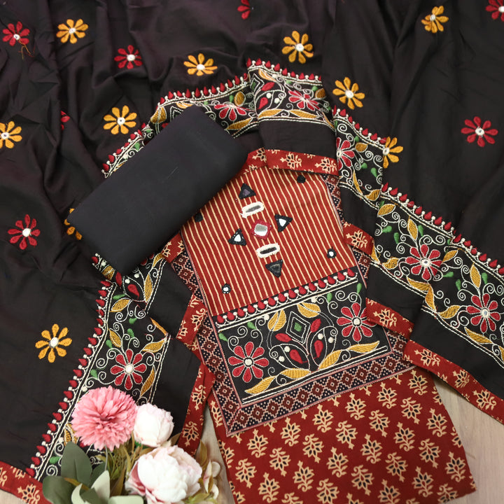 Kudmayi Cherry Maroon Mirror Work In Kutch Work Cotton Set