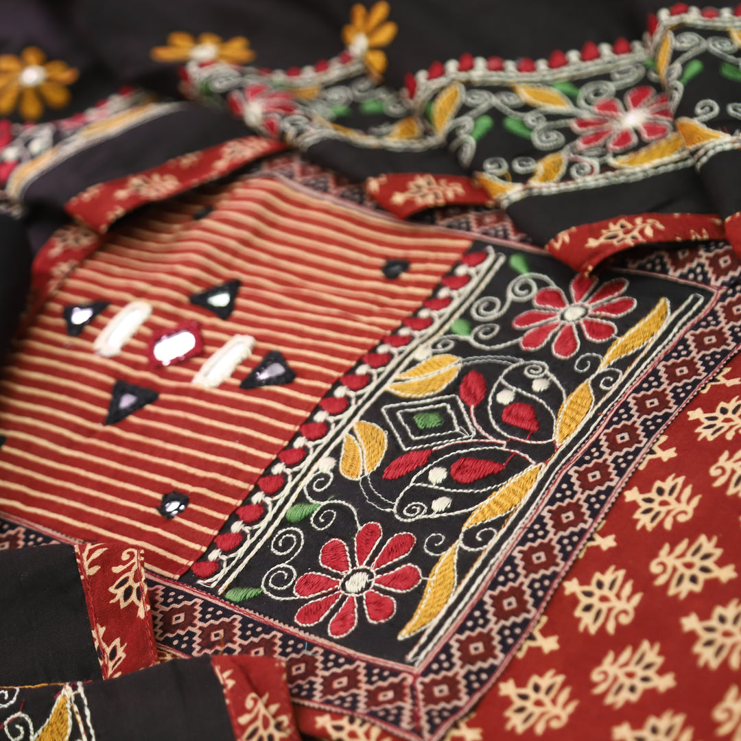 Kudmayi Cherry Maroon Mirror Work In Kutch Work Cotton Set