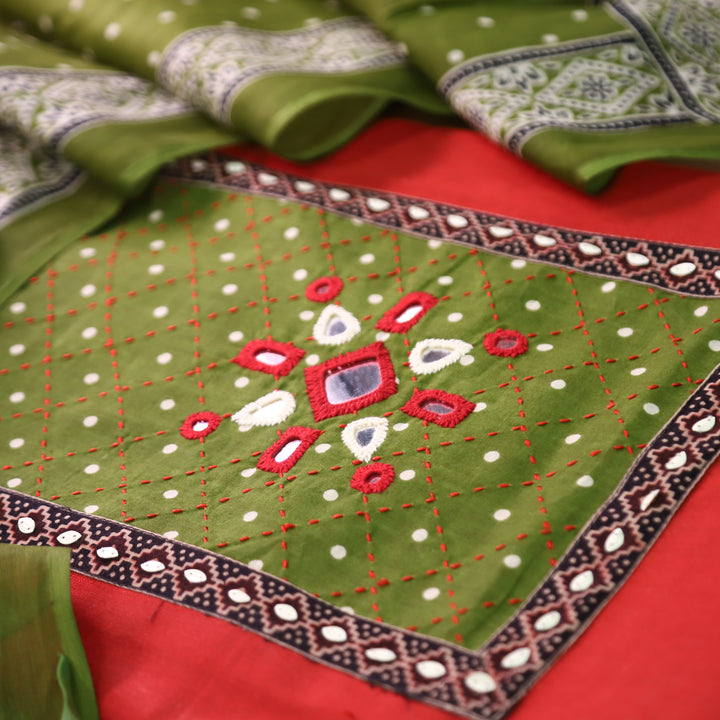 Rushna Red with Green Polka Dot Mirror Work Yoke Cotton Set