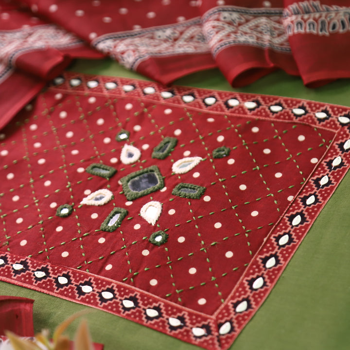 Rushna Green with Red Polka Dot Mirror Work Yoke Cotton Set