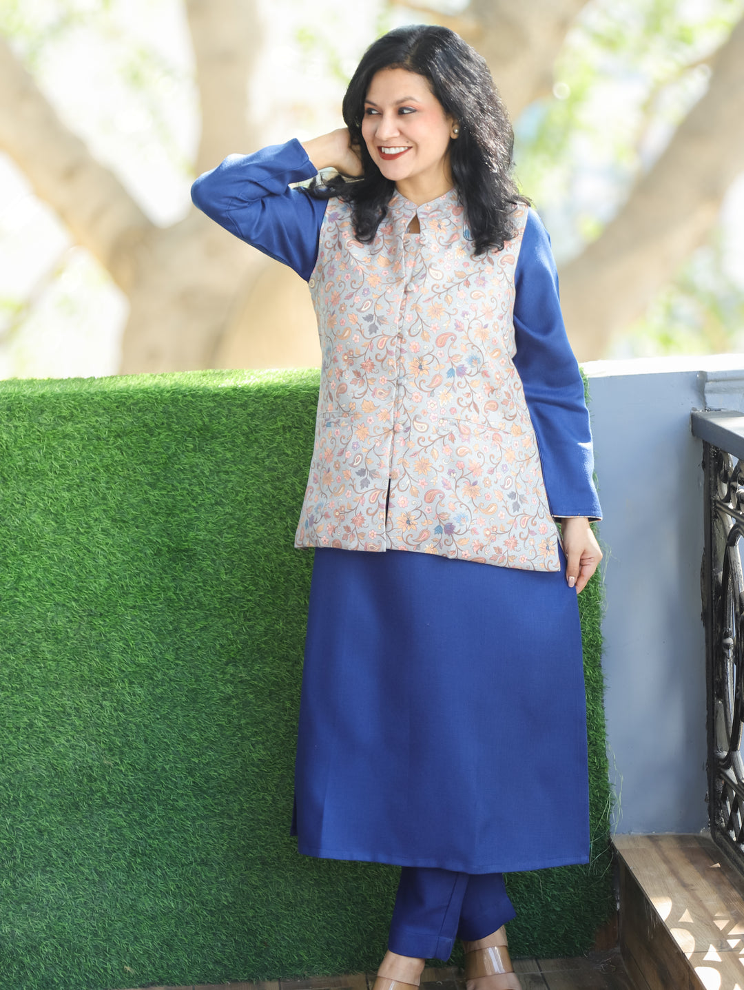 Saanvi Powder Grey Kanni Printed Semi Pashmina Jacket with Pocket