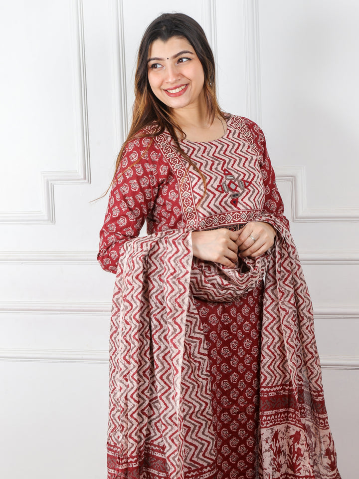 Ghoomar Rust Red Kutch Embroidery Neck Mirror Work Print Cotton 3 Piece Set D1