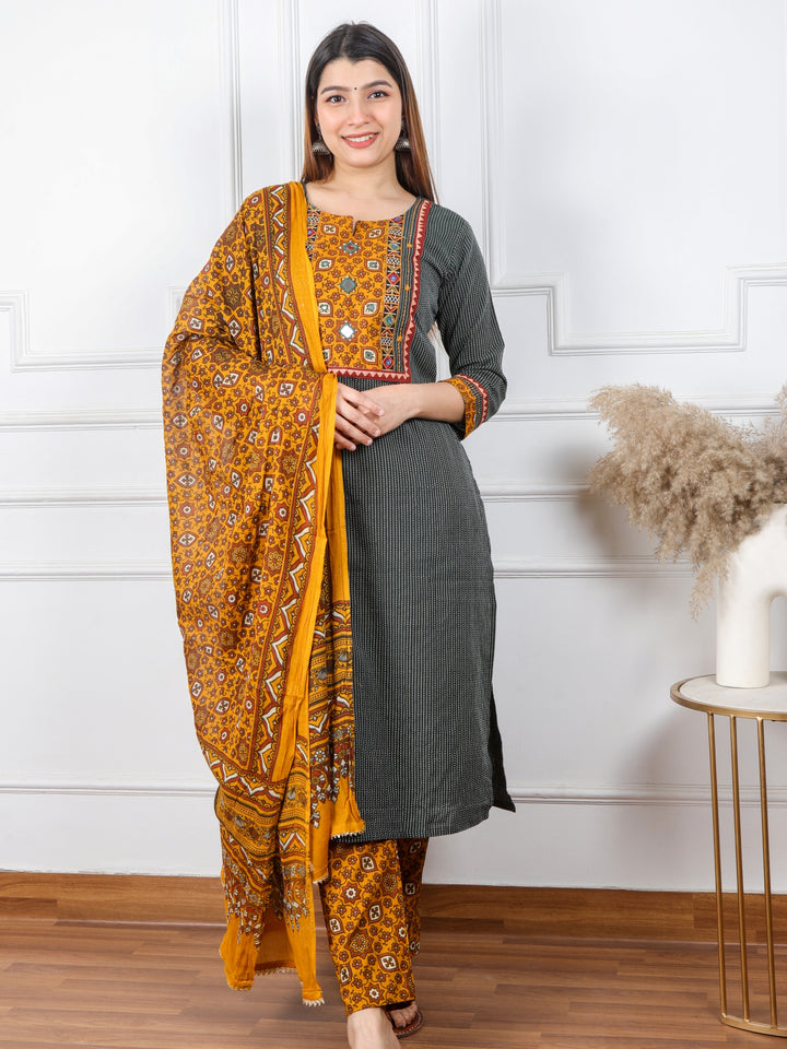 Ghoomar Dark Green Running Stitch With Mirror Work Cotton 3 Piece Set D2