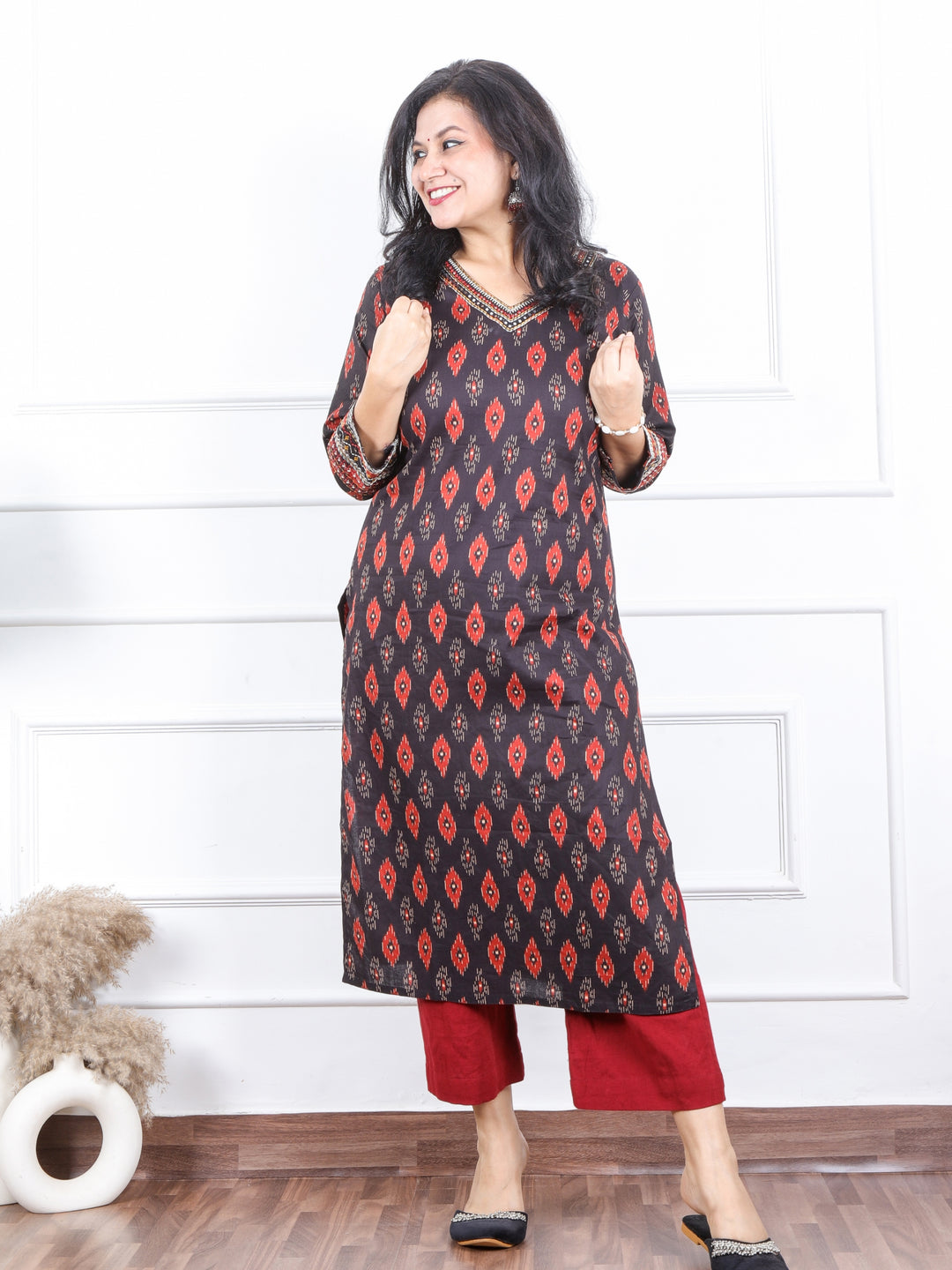 Daarshvi Ebony Black Printed V Neckline Lace Work Cotton Kurti