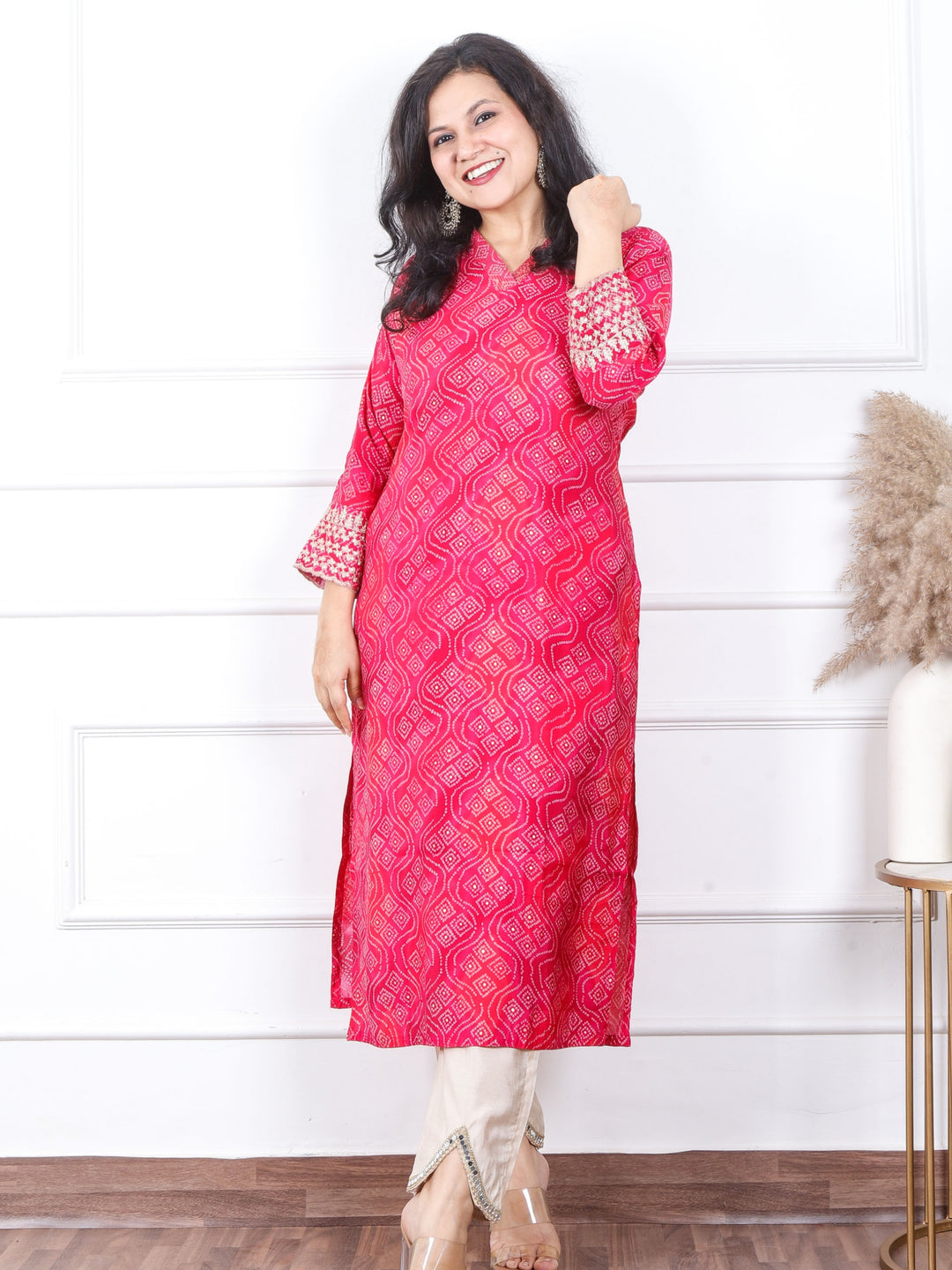 Sajna Berry Pink V Neck In Bandhani Printed Muslin Kurti