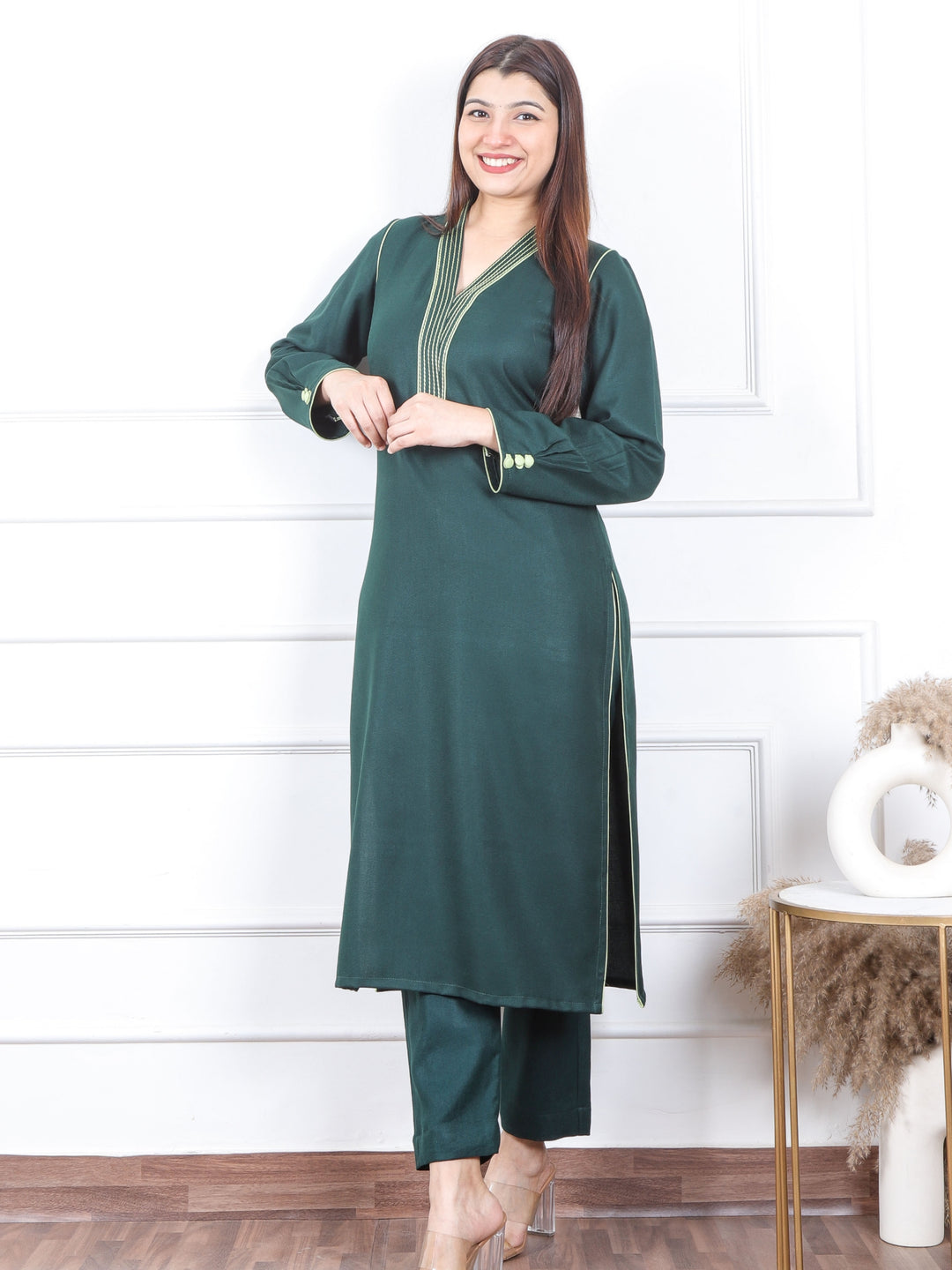 Bloosom Sac.Green Running Thread Neck Work Semi Pashmina Winter Kurti