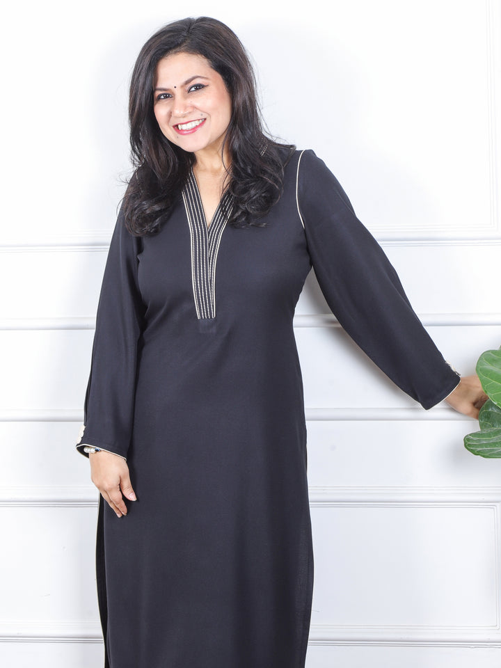 छाया Oil Black Running Thread Neck Work Semi Pashmina Winter Kurti