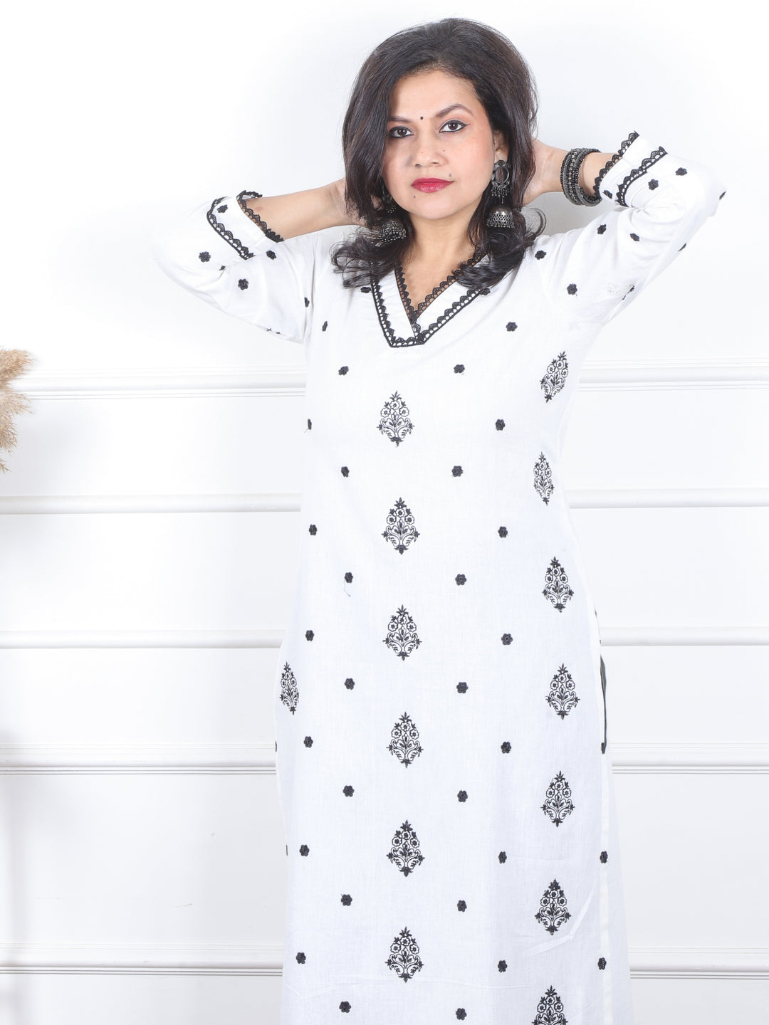 Subhranti Pearl White V Neck Lace with Thread Embroidered Cotton Slub Kurti