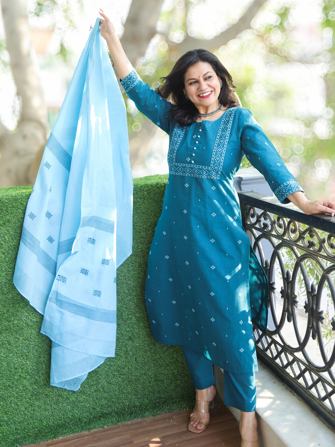 Wamiqa Arabian Teal All Over Thread Weaved Handloom Cotton 3 Piece Set