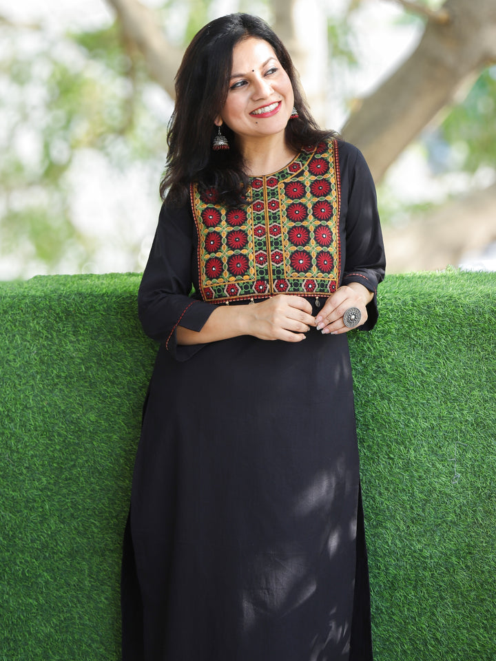 Subhranti Classic Black Thread Embroidered Neck Work Cotton 2 Piece Set