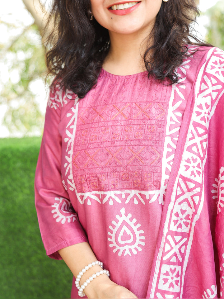 Sundari Onion Purple Embriodered Neck in Batik Print Chanderi 3 Piece Set
