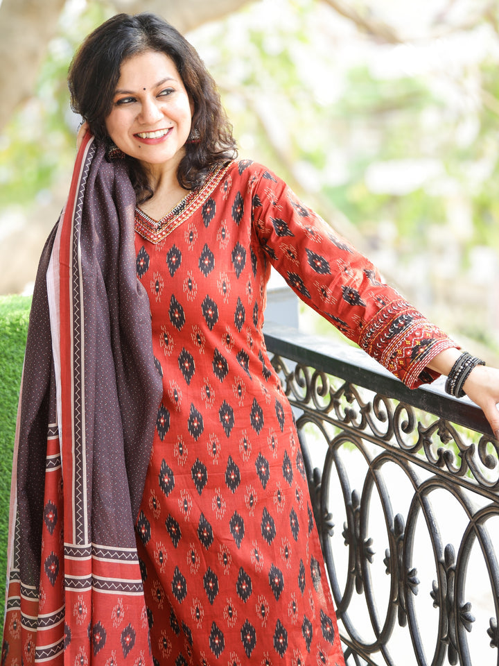Chanda Berry Red V Neckline with Lace Work In Printed Cotton 3 Piece Set