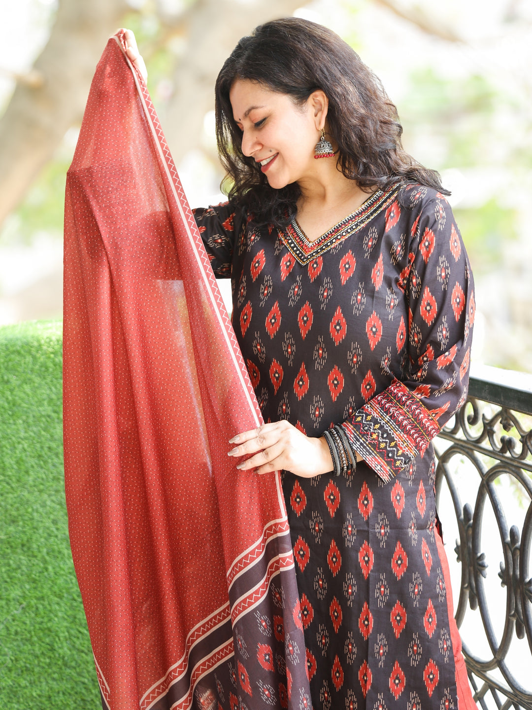Chanda Charcoal Black V Neckline with Lace Work In Printed Cotton 3 Piece Set