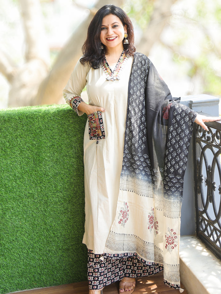 Pankhudi Frappe Beige V Neck Lace Work with Pocket Cotton 3 Piece Set