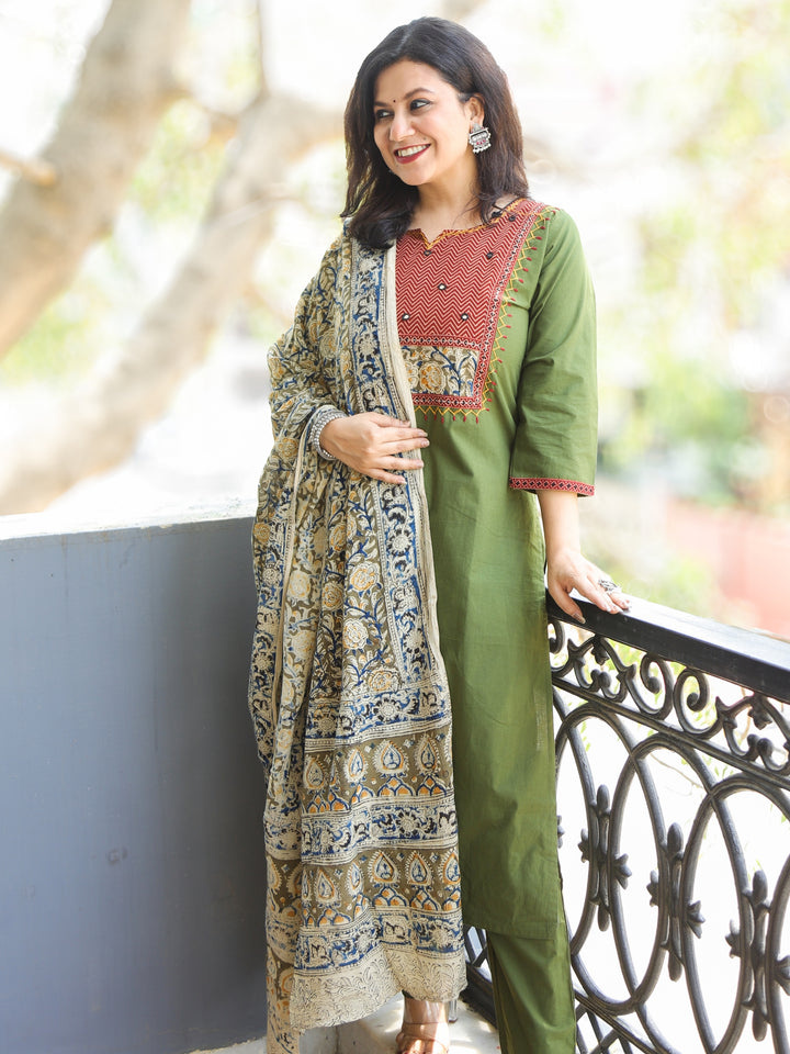 Pankhudi Forest Green Zig-Zag Print Patch with Mirror Detailing Cotton 3 Piece Set