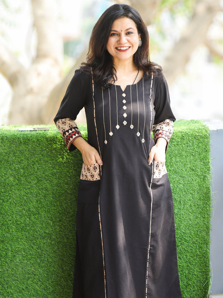 Aafeemi Midnight Black Mirror Neck Work with Pocket Cotton Kurti