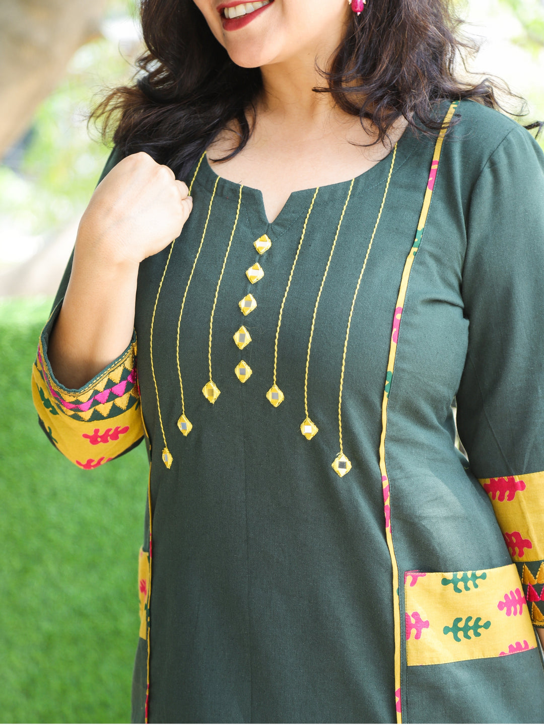 Aafeemi Sacramento Green Mirror Neck Work with Pocket Cotton Kurti
