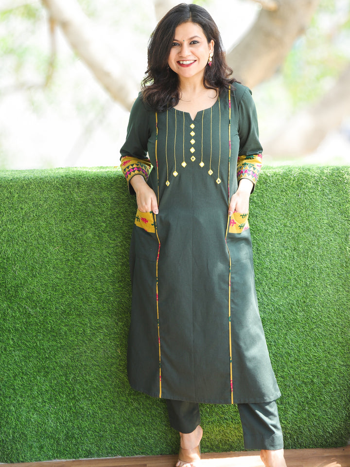 Aafeemi Sacramento Green Mirror Neck Work with Pocket Cotton Kurti