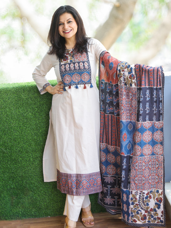 Aafeemi Tuscan Beige Patch Neckline with Kardana Work Cotton 3 Piece Set