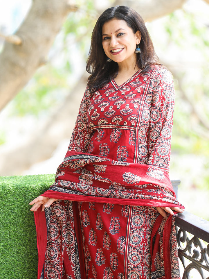 Aafeemi Cherry Red All Over Ajrak Printed Work with Mirror Cotton 3 Piece Set