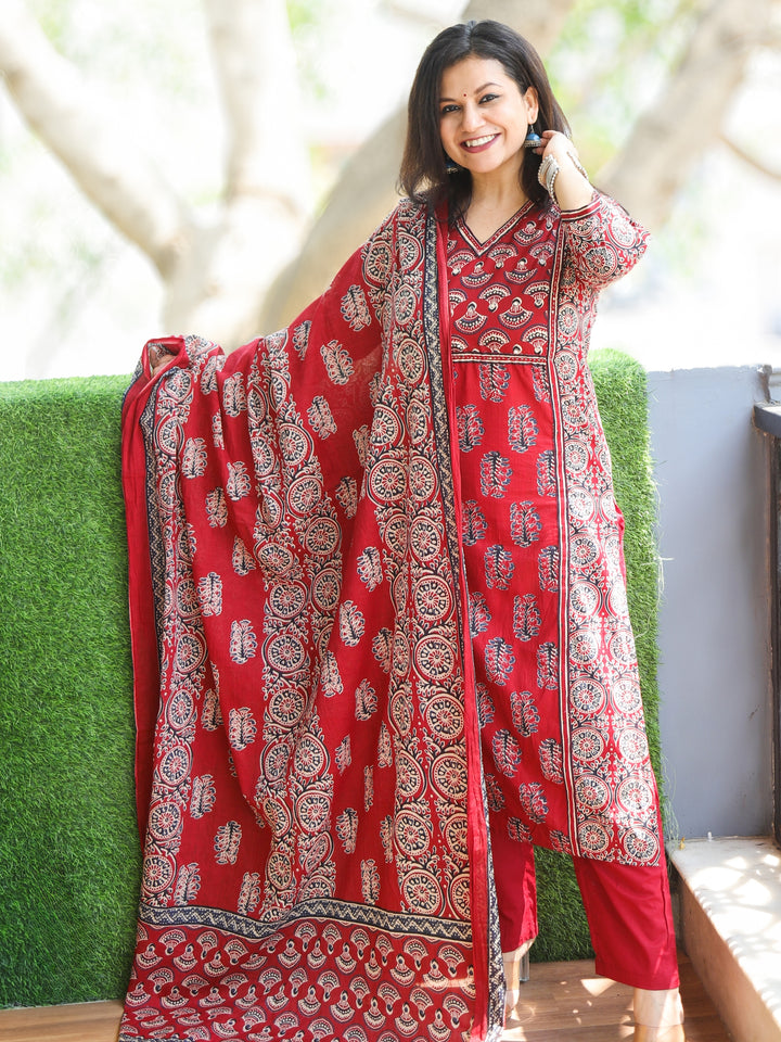 Aafeemi Cherry Red All Over Ajrak Printed Work with Mirror Cotton 3 Piece Set