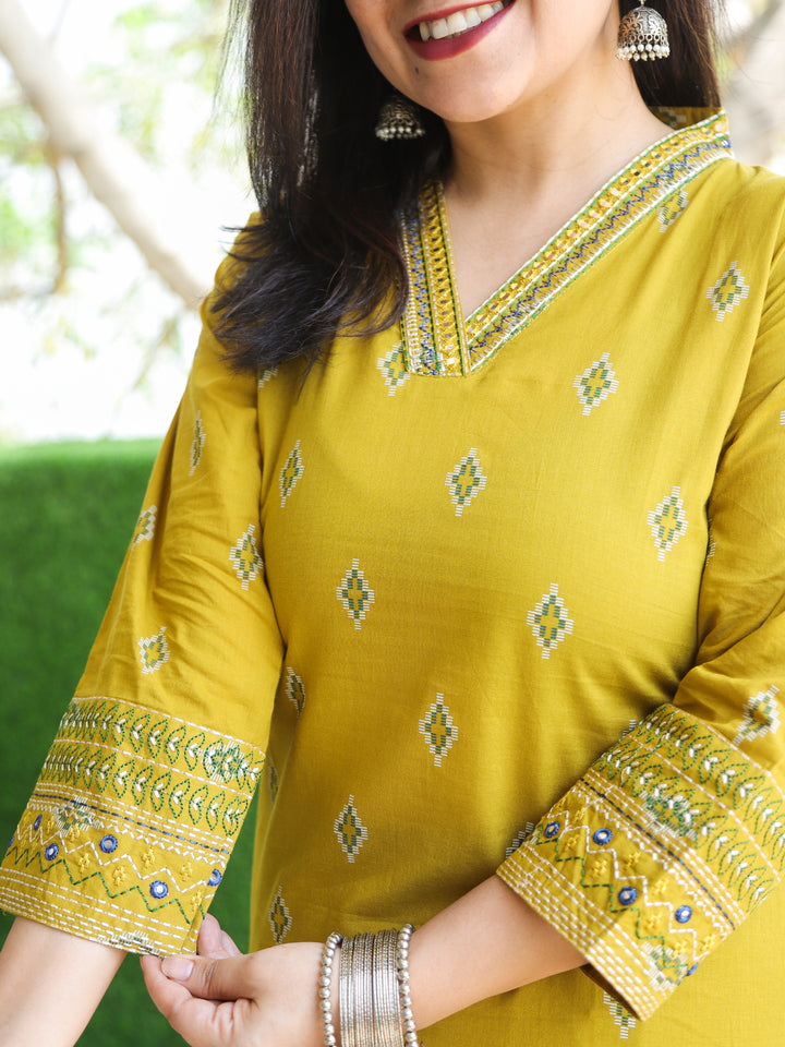 Gulkaand Corn Yellow V Neck Thread Work with Patra Detailing Cotton Kurti