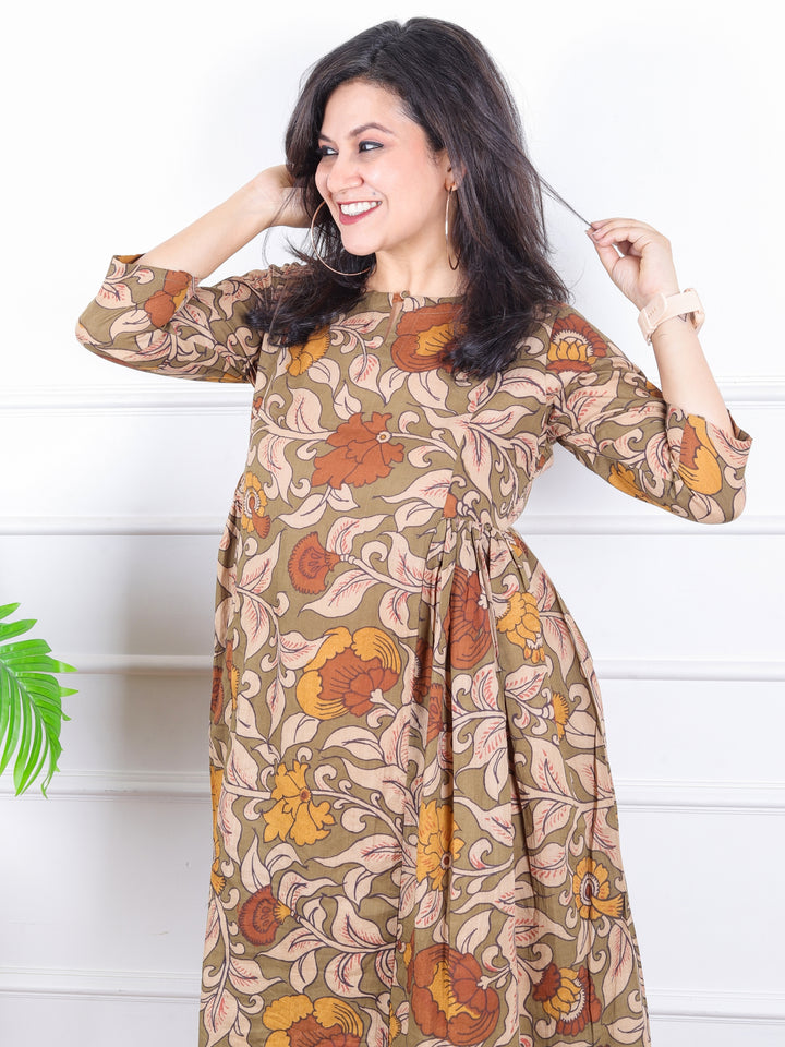 Rangoli Fern Green Kalamkari Floral Printed Panel Work Cotton Kurti