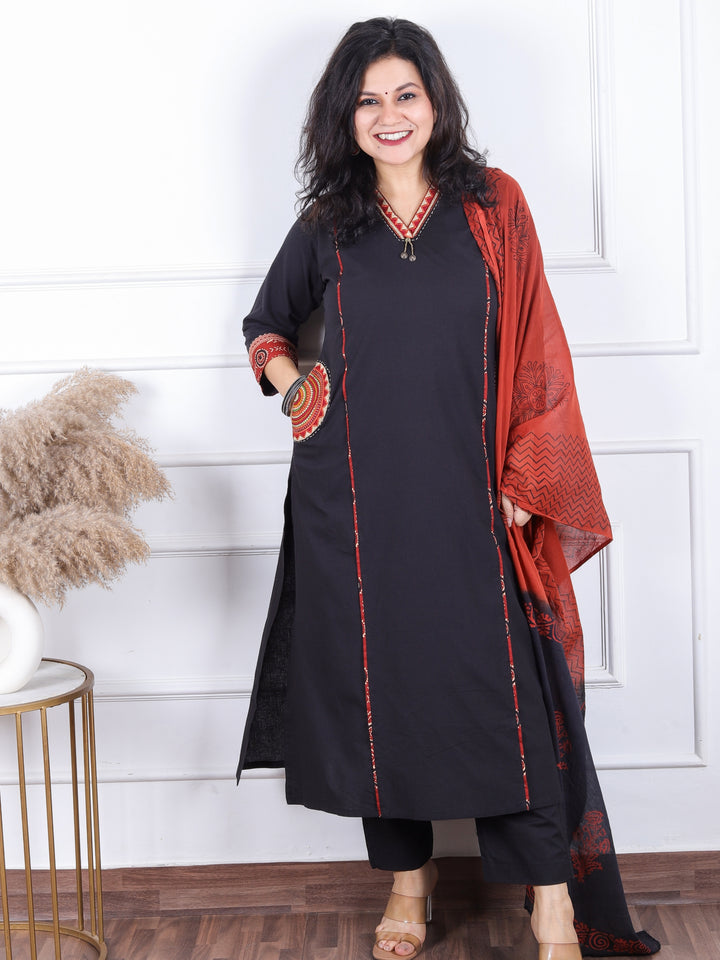 Chanda Ebony Black V Neck Lace Work with Pocket Cotton 3 Piece Set D2