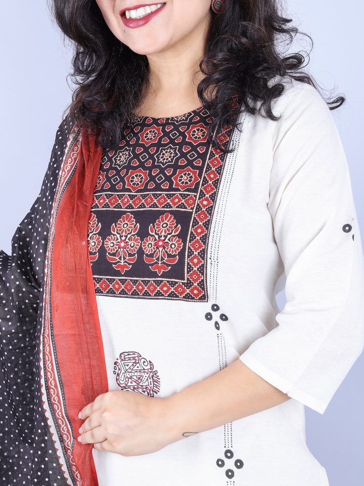 Aahista Shell White Kutch Work Patch with Mirror Work Printed Cotton 3 Piece Set