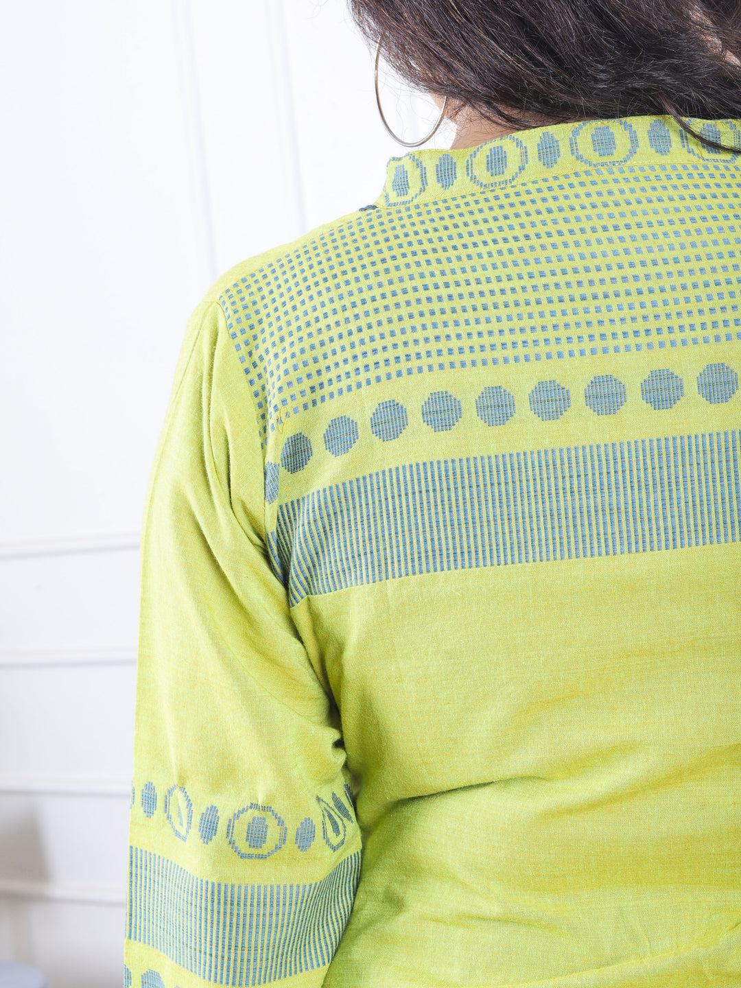 Himayati Lemon Green V Neck with Thread Weaved Neck and Back Cotton Kurti