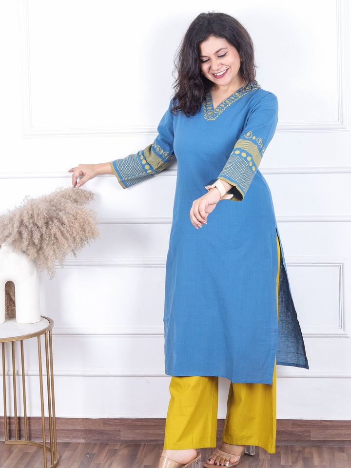 Himayati Sapphire Blue V Neck with Thread Weaved Neck and Back Cotton Kurti