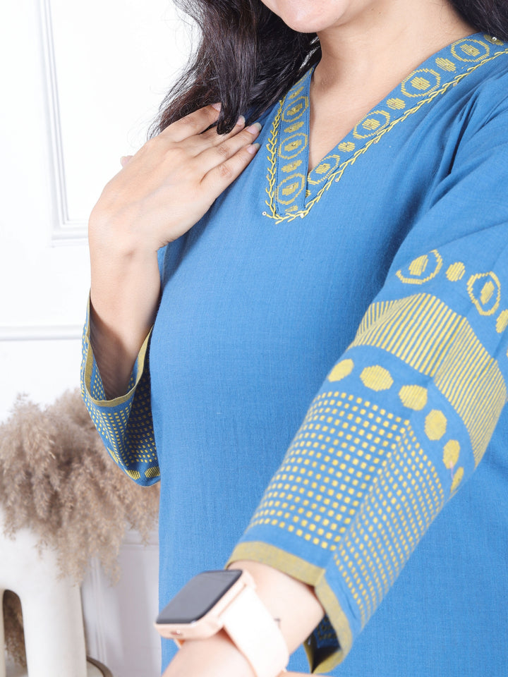 Himayati Sapphire Blue V Neck with Thread Weaved Neck and Back Cotton Kurti