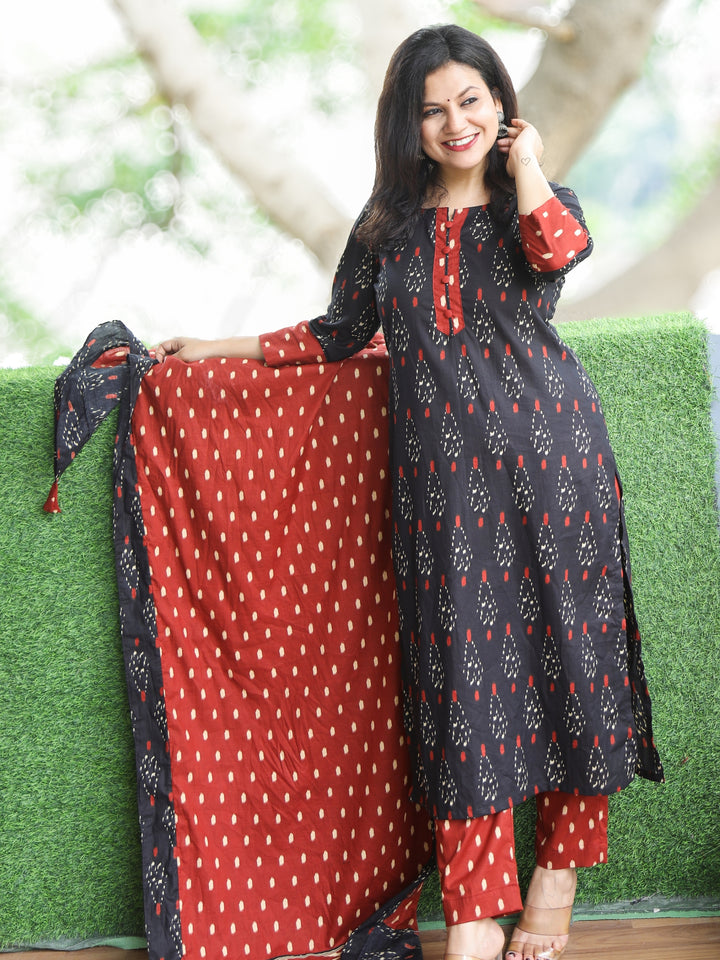 Sadhgi Night Black Patch Neck with Potli Button Ikkat Digital Print Cotton 3 Piece Set