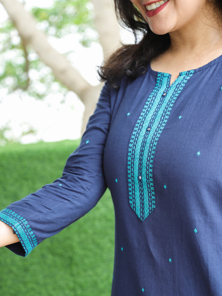 Masakkali Navy Blue Patra Work Patch with All Over Thread Buti Cotton Kurti