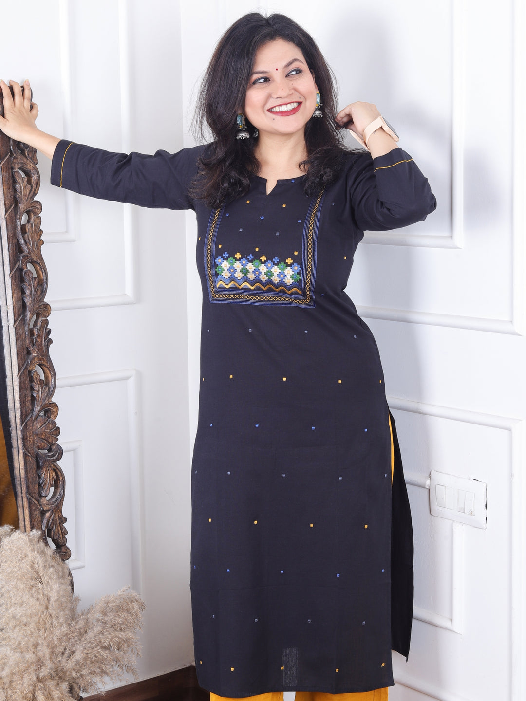 Dashtaan Ebony Black All Over Thread Buti with Embroidered Neck Cotton Kurti