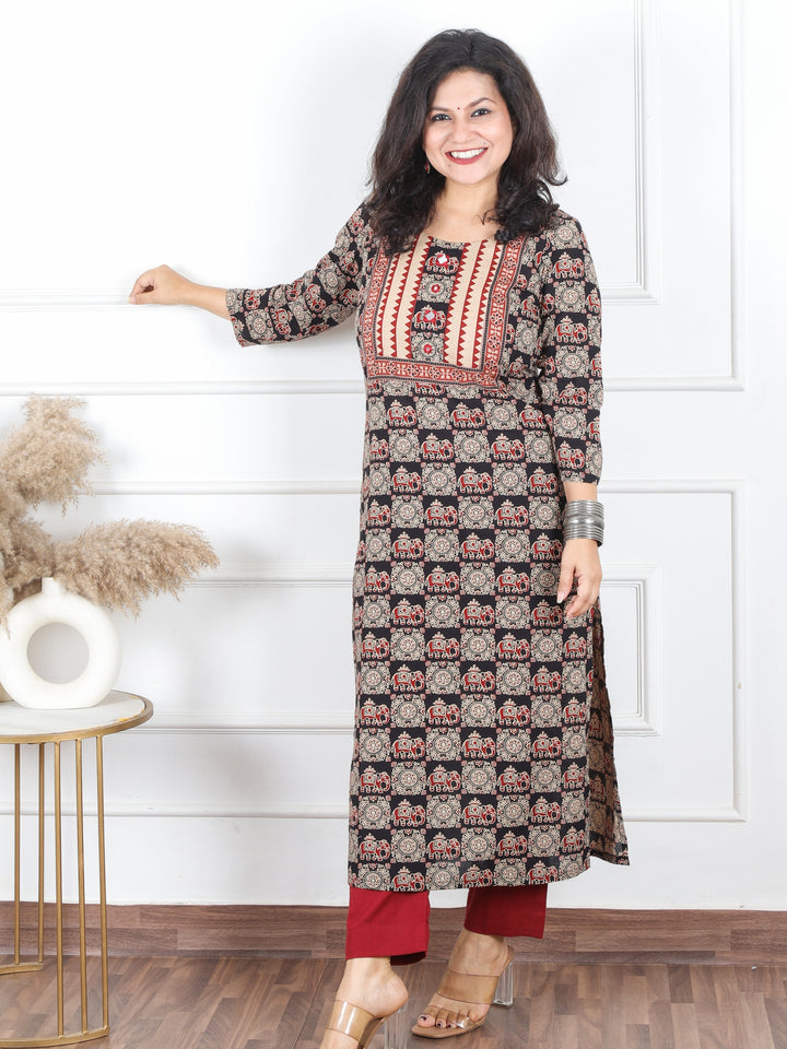 Hariyali Ebony Black Printed Yoke with Mirror Work Gajj Printed Cotton Kurti