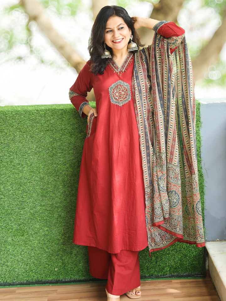 Barsaati Barn Red V Neck Mirror Work with Front Patch Cotton 3 Piece Set with Side Pocket