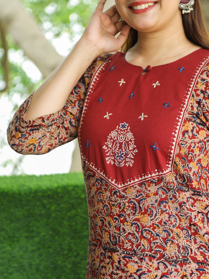 Sajni Cherry Red Floral Thread Work Yoke with Kalamkari Printed Cotton 2 PIece Set