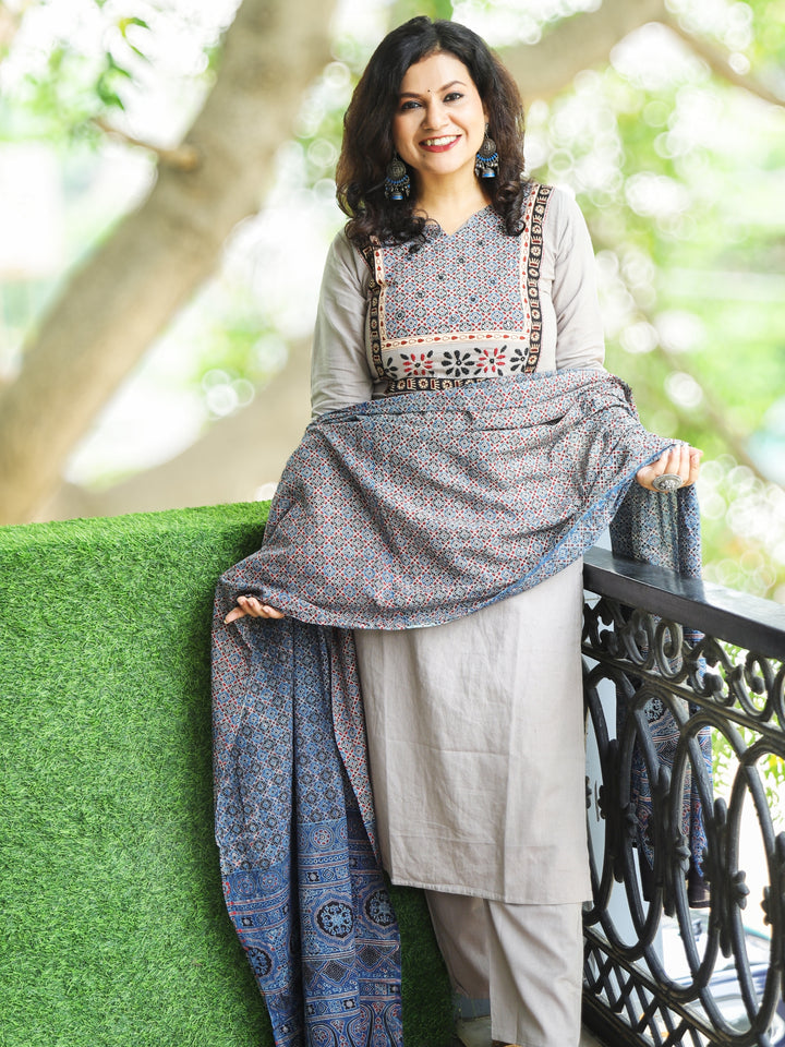 Pranda Fossil Grey Ajrak Printed Yoke with Thread Embroidery Cotton 3 Piece Set