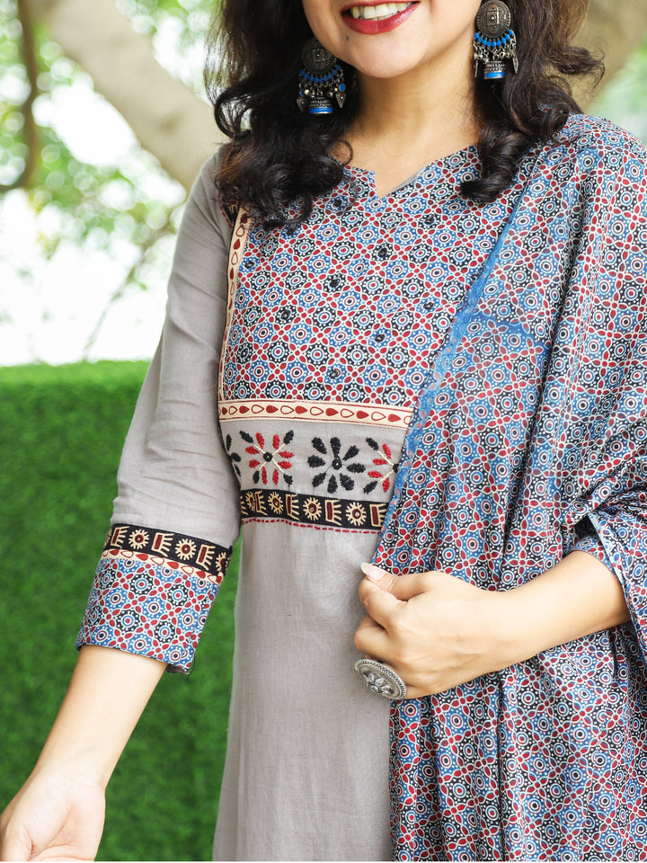Pranda Fossil Grey Ajrak Printed Yoke with Thread Embroidery Cotton 3 Piece Set